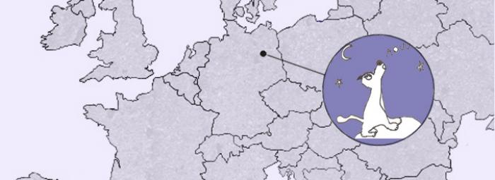 Carte de l'Europe avec un loup hurlant à la lune