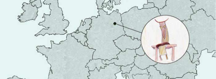 Carte de l'Europe avec Berlin au centre. Sculpture d'un taureau en train de lire