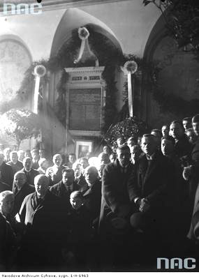November 1927, Einweihung der Gedenktafel für die während des Ersten Weltkriegs gefallenen Schüler und Lehrer