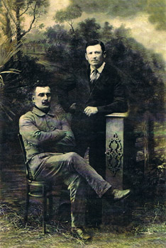 Jakub Grabowiec OMSK (Syberia) 1916 rok (stoi oparty)