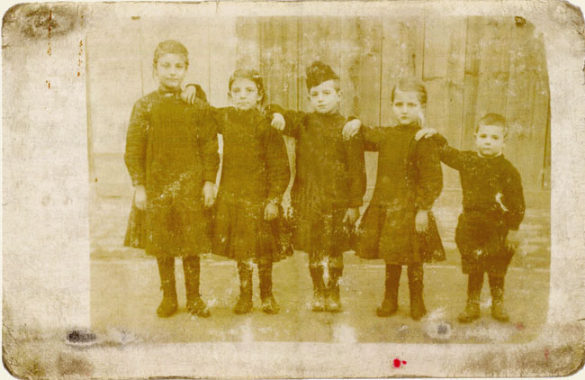 Erster Weltkrieg: Postkarte 5 Kinder