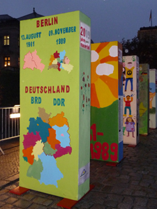 Mauerfall Berlin- Dominosteinmauer - mur de dominos