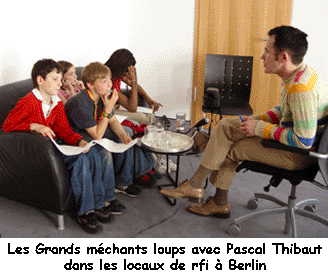 Les jeunes reporters du Grand méchant loup rencontre Pascal Thibaut, correspondant de Radio France Internationale en Allemagne.